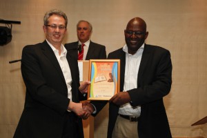 Stephan Erasmus accepts the Academic Bookshop of the year for Van Schaik
