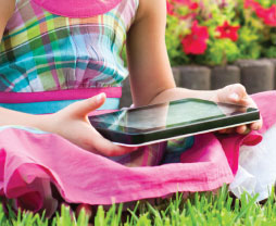 child-readin-ipad-sm